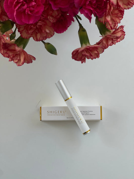 Lash Serums Aren’t Magic – They’re Science (Here’s How They Actually Work)